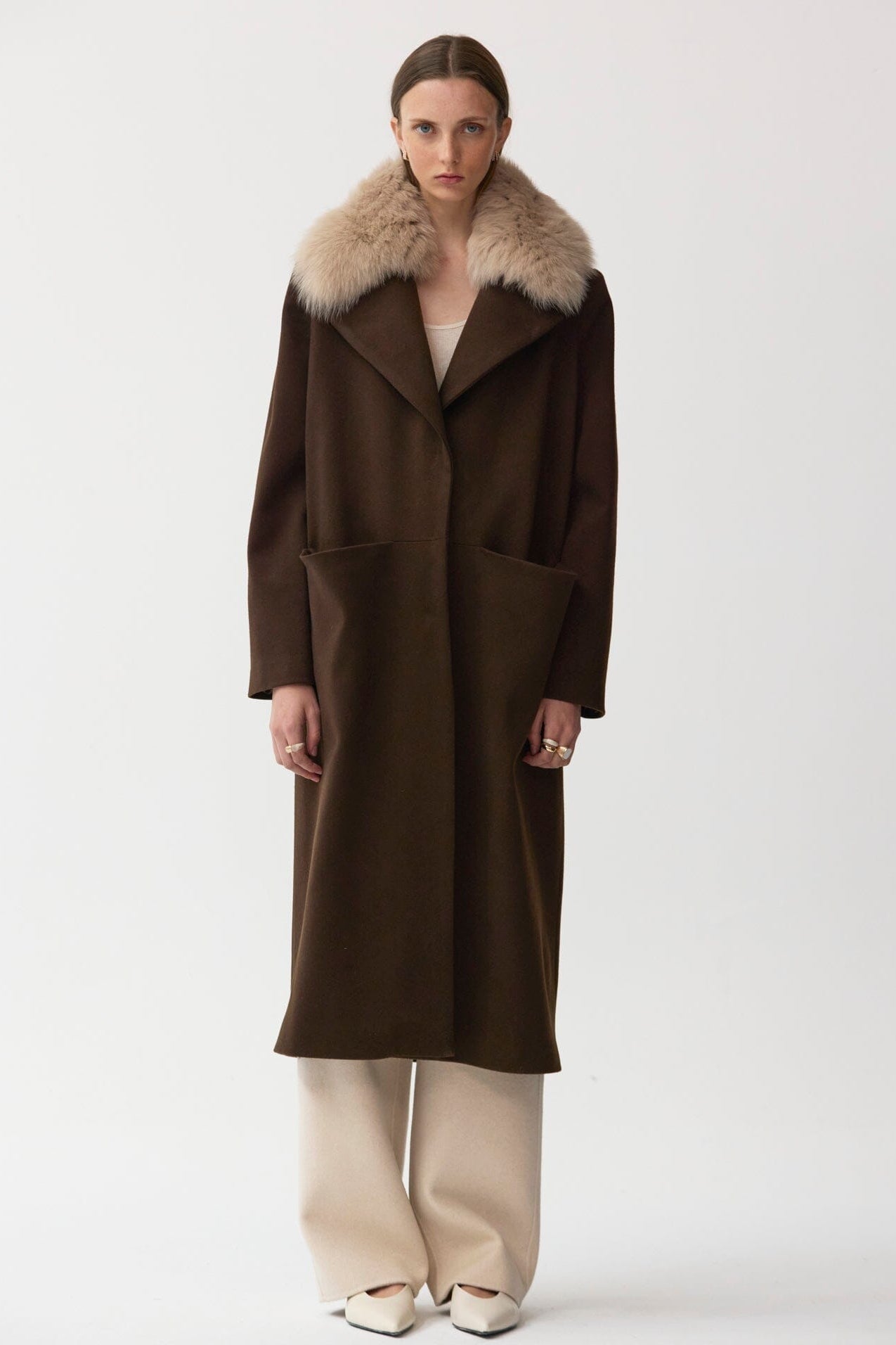 Abrigo largo icono marrón